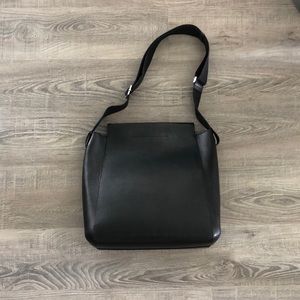 Everlane the form bag
